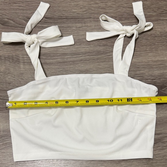 Cream Crop Top and Checkered Leggings Set - Picture 2 of 10